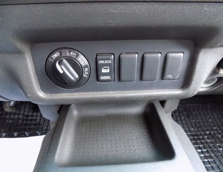 Nissan Navara 24