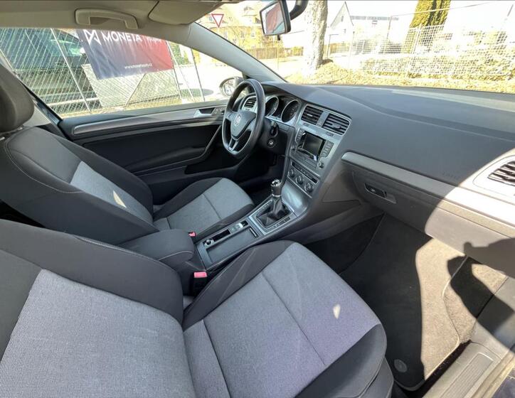 Volkswagen Golf 22