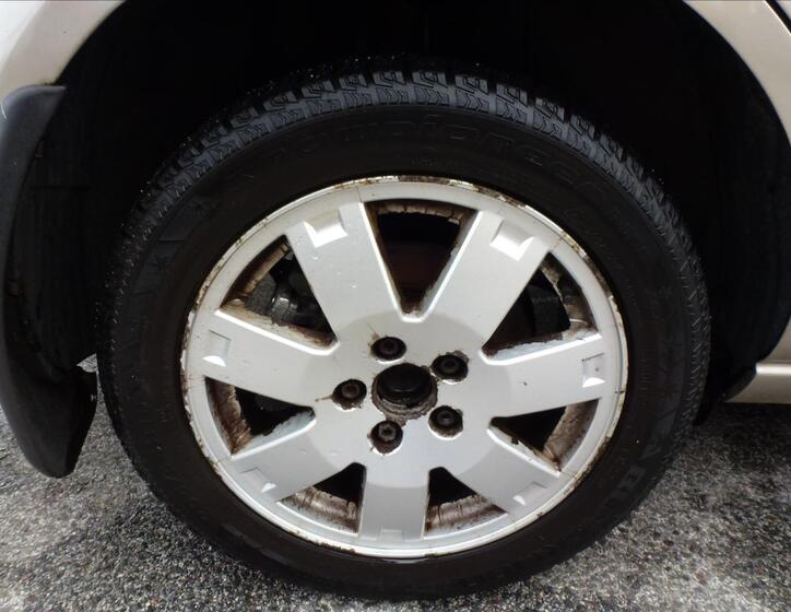 Ford Mondeo 42