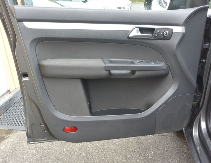 Volkswagen Touran 4
