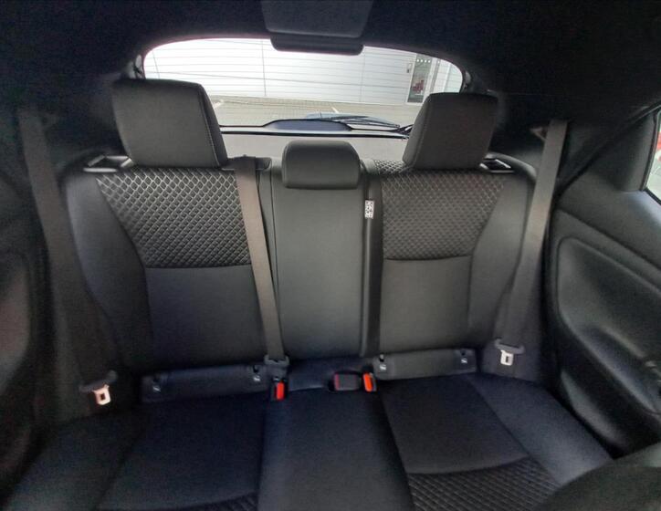 Toyota Yaris 10