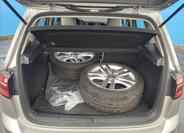 Volkswagen Golf 9