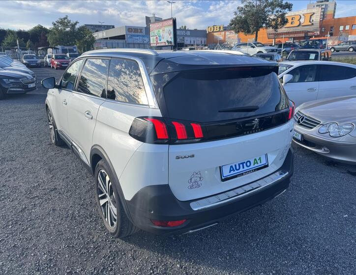 Peugeot 5008 3