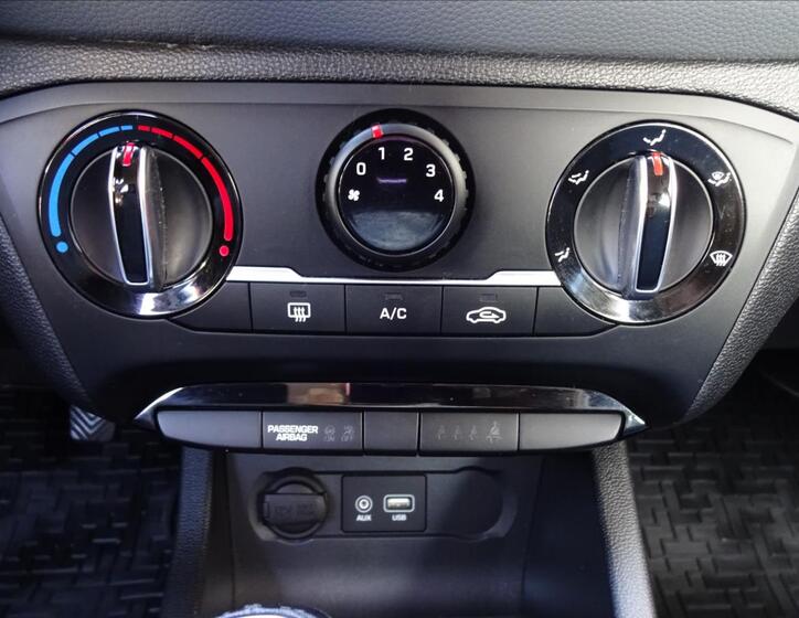 Hyundai i20 34