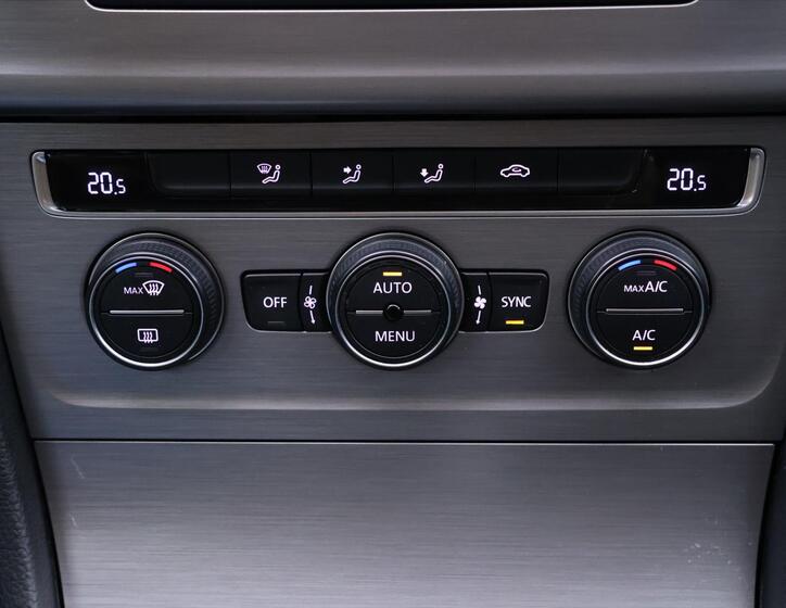 Volkswagen Golf 25