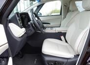 Lexus LM 350h 11