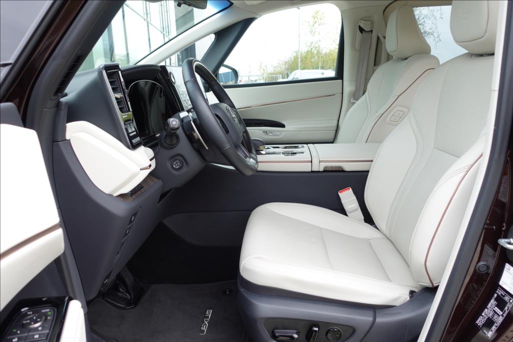 Lexus LM 350h
