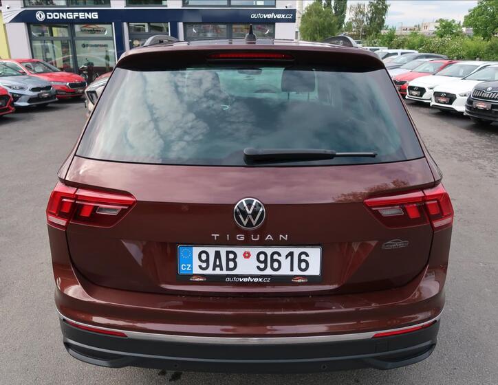 Volkswagen Tiguan 8