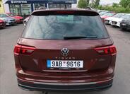 Volkswagen Tiguan 8
