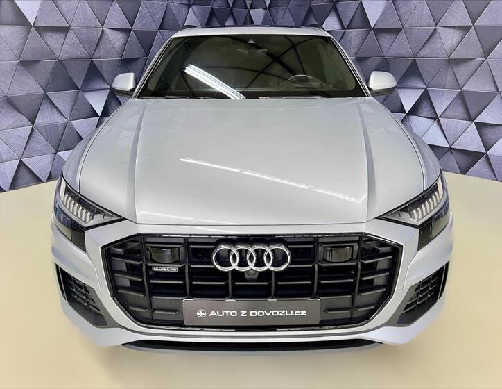 Audi Q8 3
