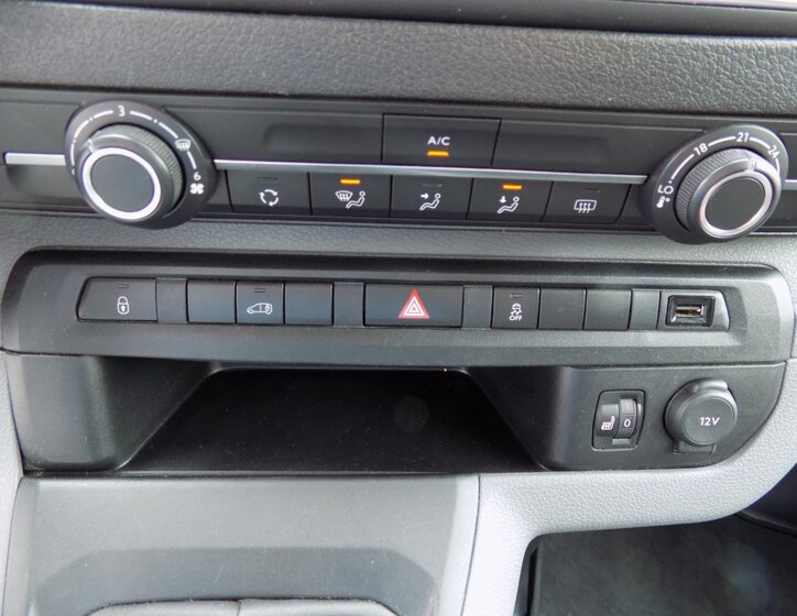 Peugeot Expert 26