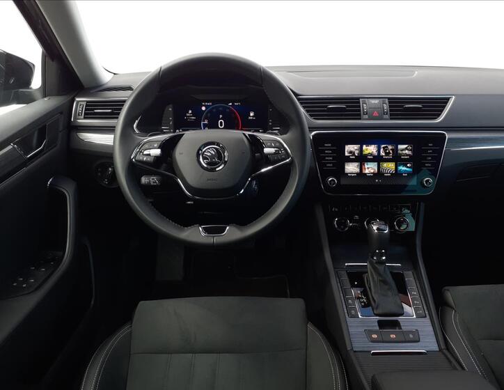 Škoda Superb 9