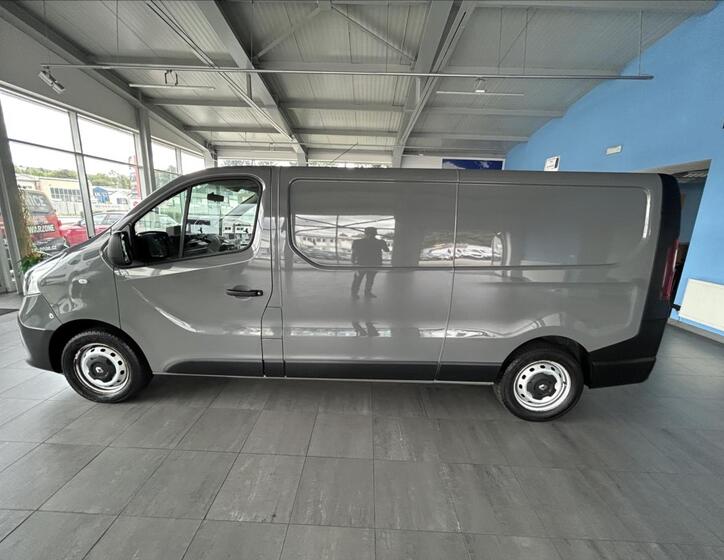 Renault Trafic 4