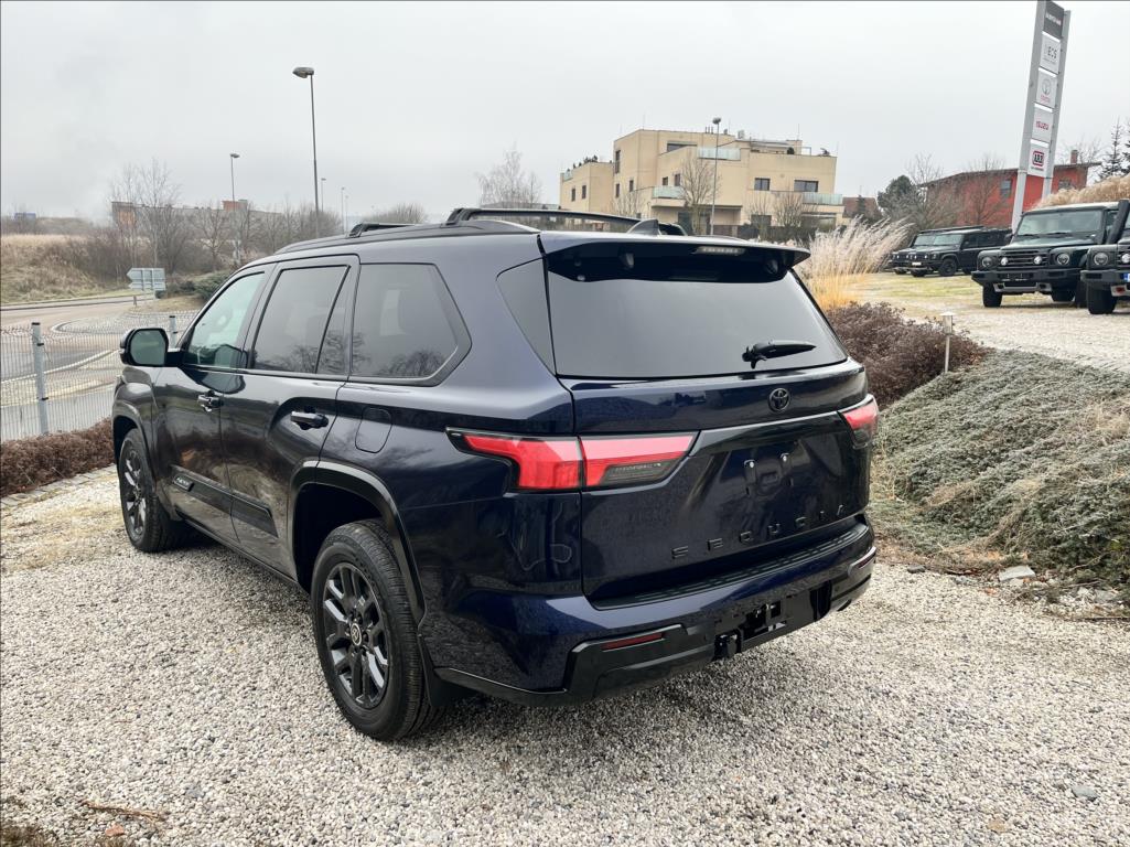 Toyota Sequoia