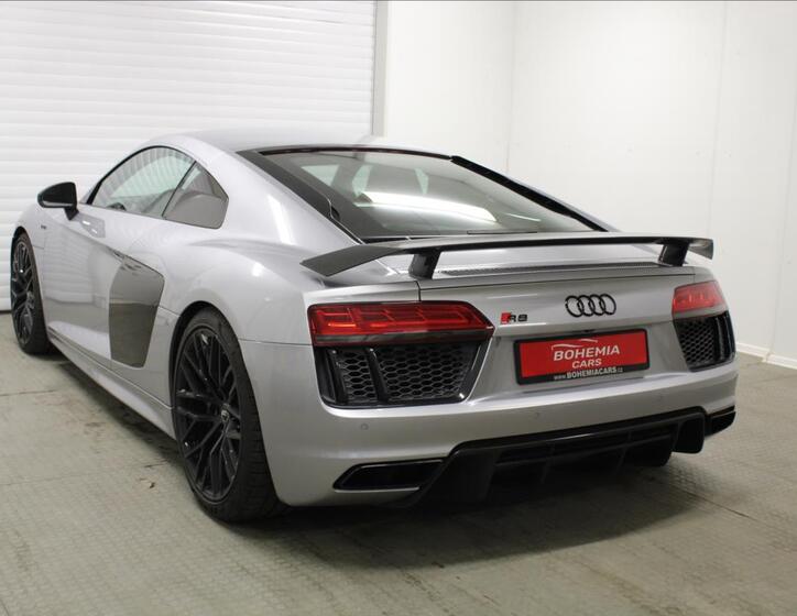Audi R8 6