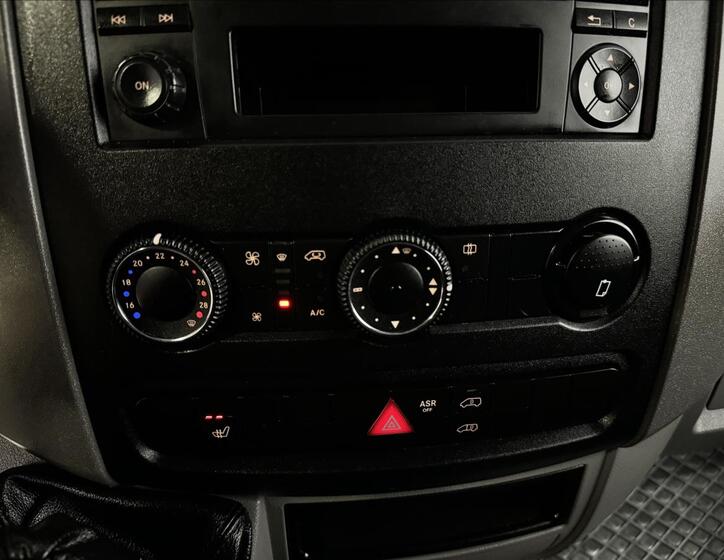 Mercedes-Benz Sprinter 28
