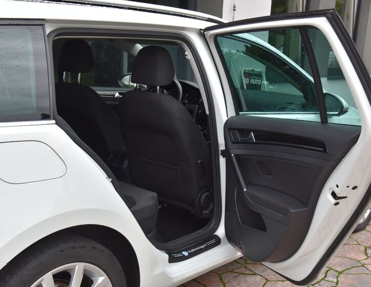 Volkswagen Golf 21