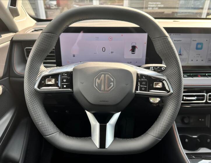 MG HS 10