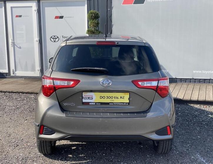 Toyota Yaris 6