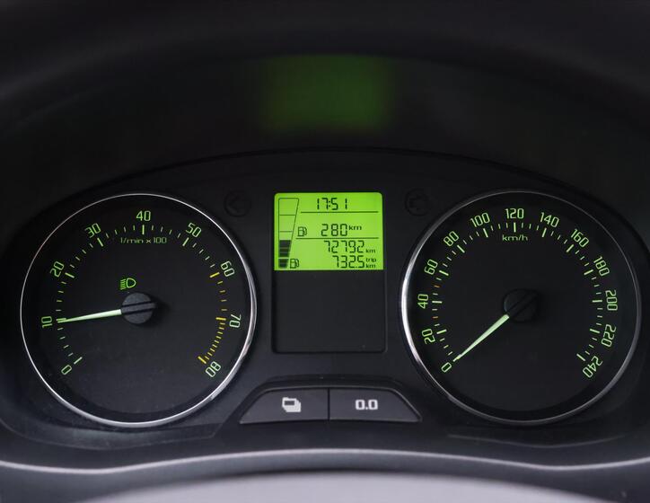 Škoda Roomster 16
