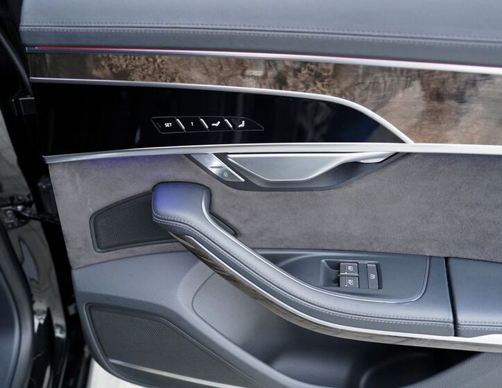 Audi A8 22
