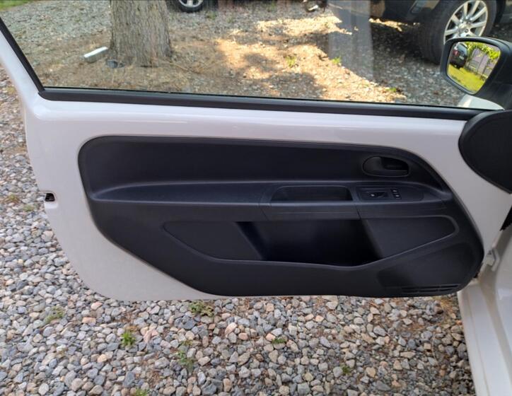 Volkswagen up! 15
