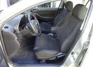 Toyota Avensis 16
