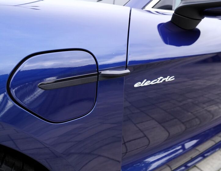 Porsche Taycan 13