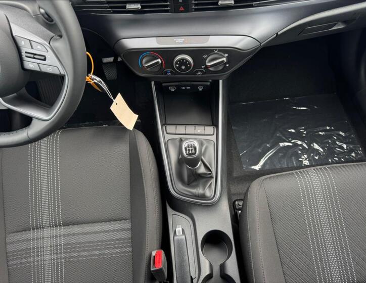 Hyundai i20 10