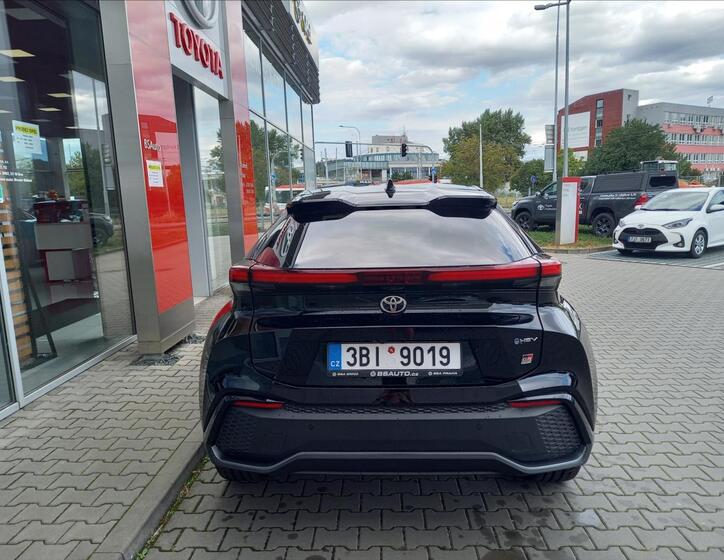 Toyota C-HR 5