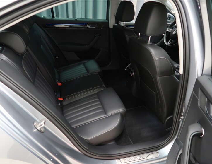 Škoda Superb 12