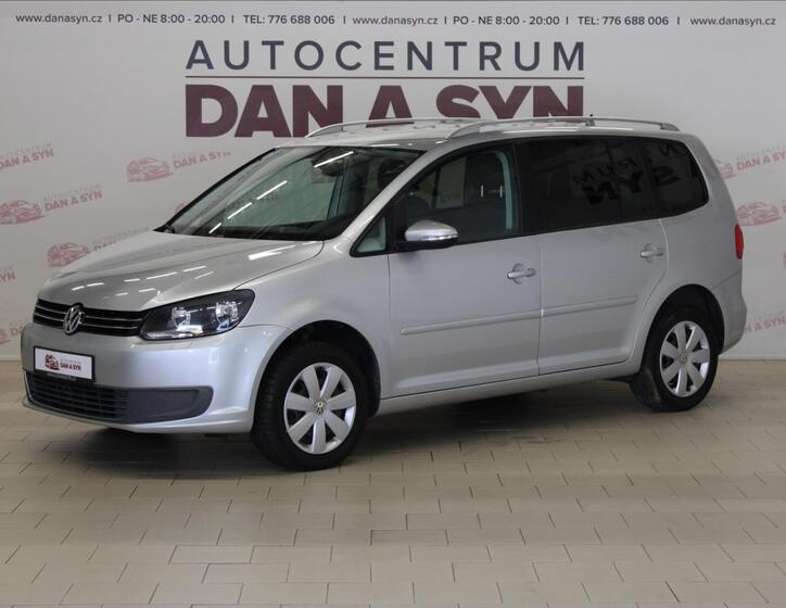 Volkswagen Touran 1