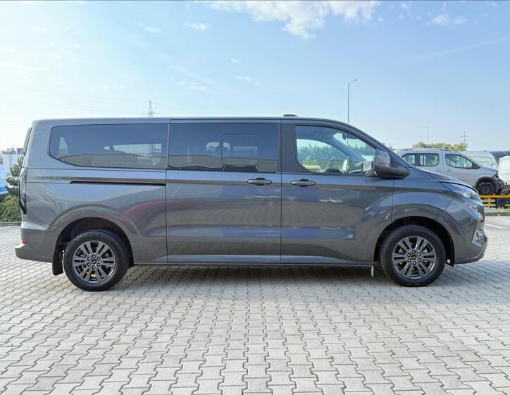 Ford Tourneo Custom 6