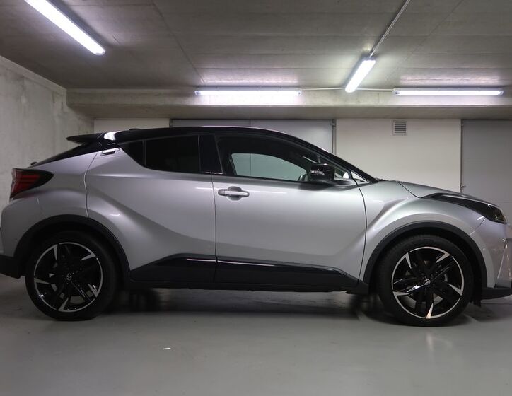 Toyota C-HR 4