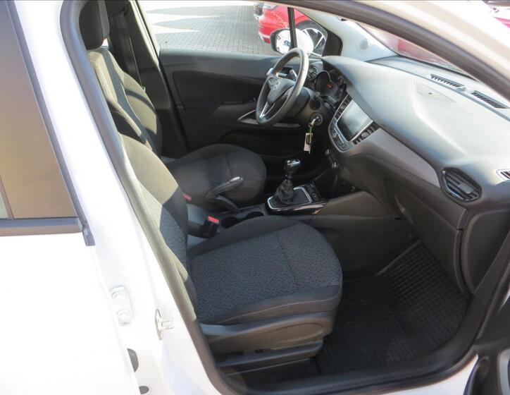 Opel Crossland X 10