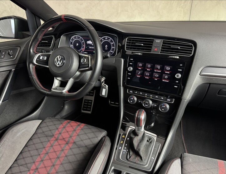 Volkswagen Golf 20
