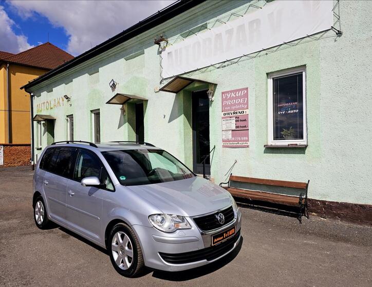 Volkswagen Touran 1