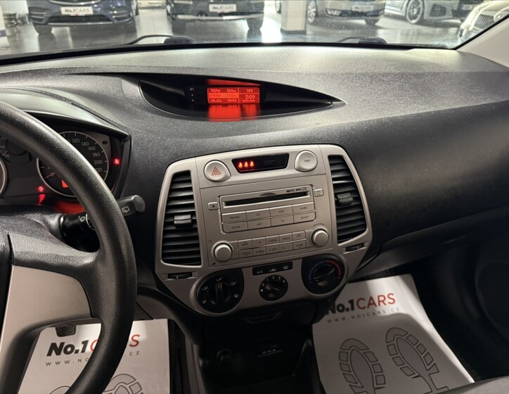 Hyundai i20 10