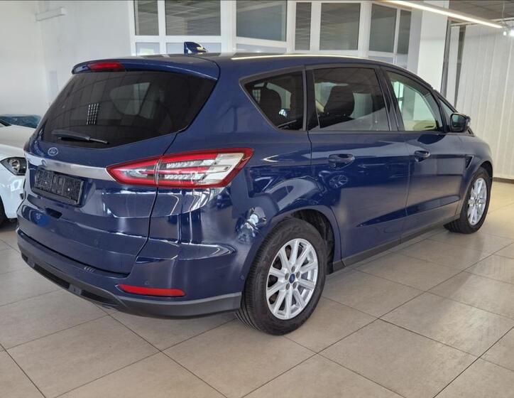 Ford S-MAX 8