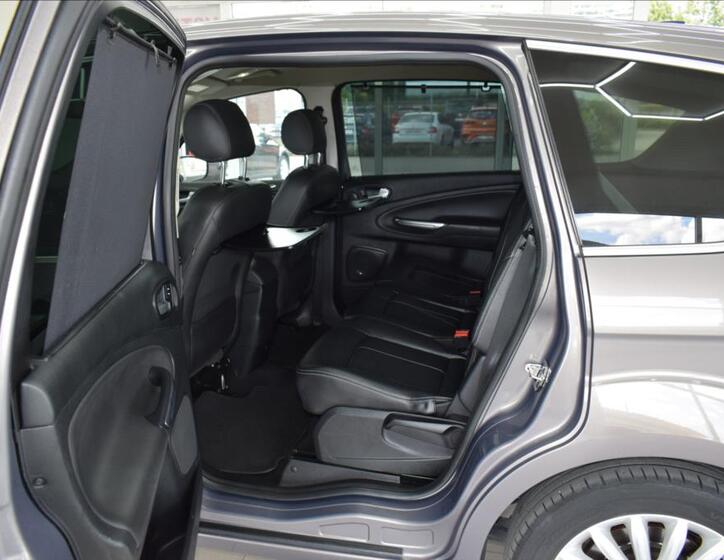 Ford S-MAX 11