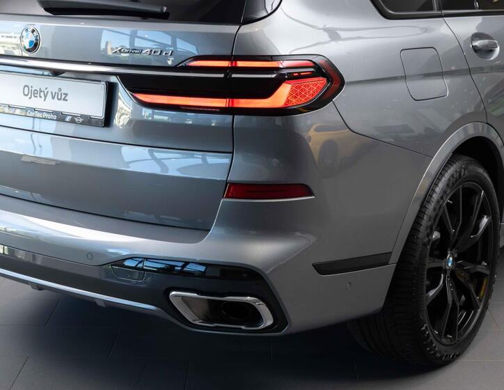 BMW X7 9