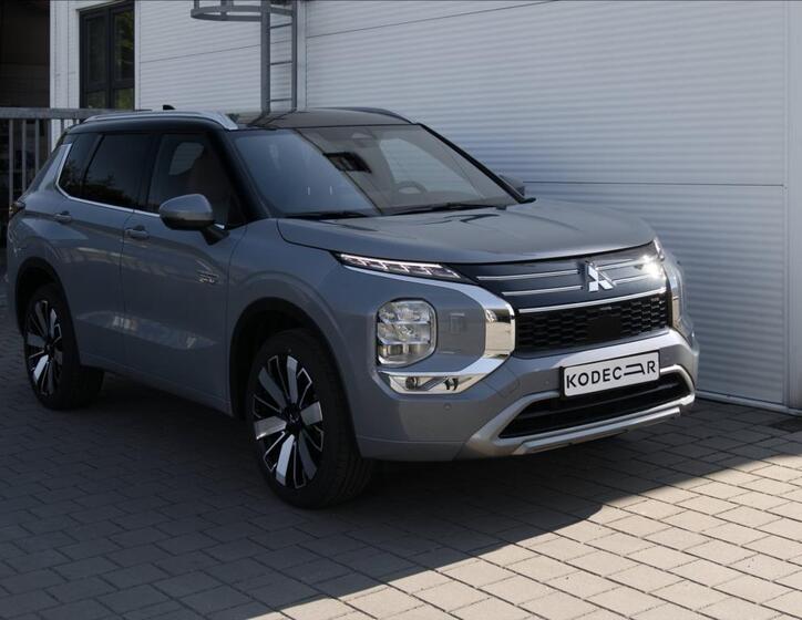 Mitsubishi Outlander 1