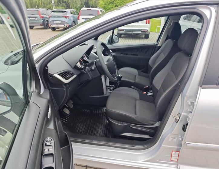 Peugeot 207 10