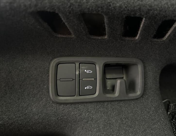 Audi SQ8 30