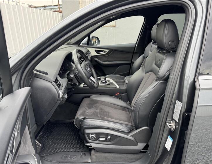 Audi Q7 21