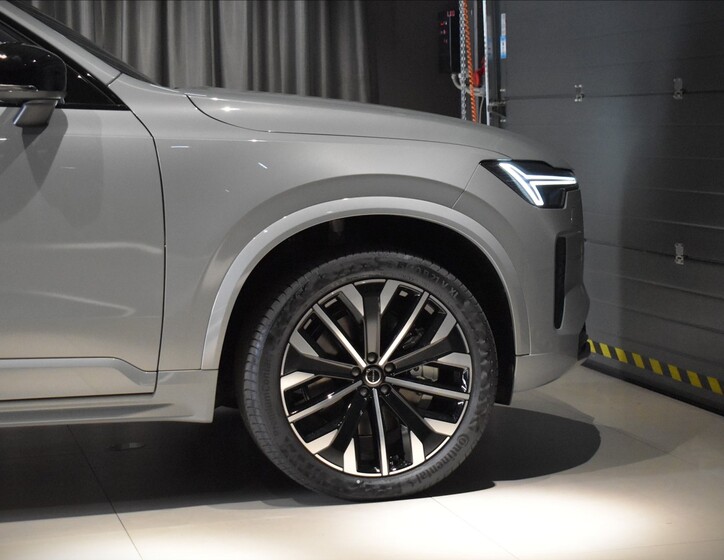 Volvo XC90 8