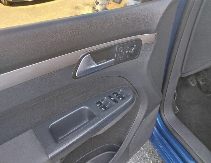 Volkswagen Touran 12