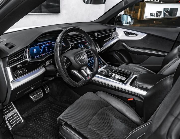 Audi SQ8 12