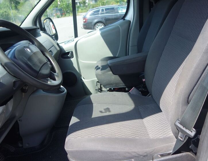 Opel Vivaro 26