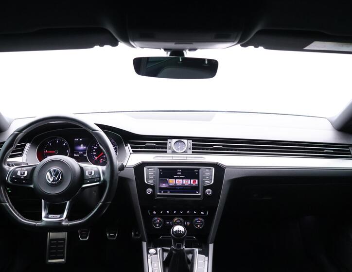 Volkswagen Passat 30